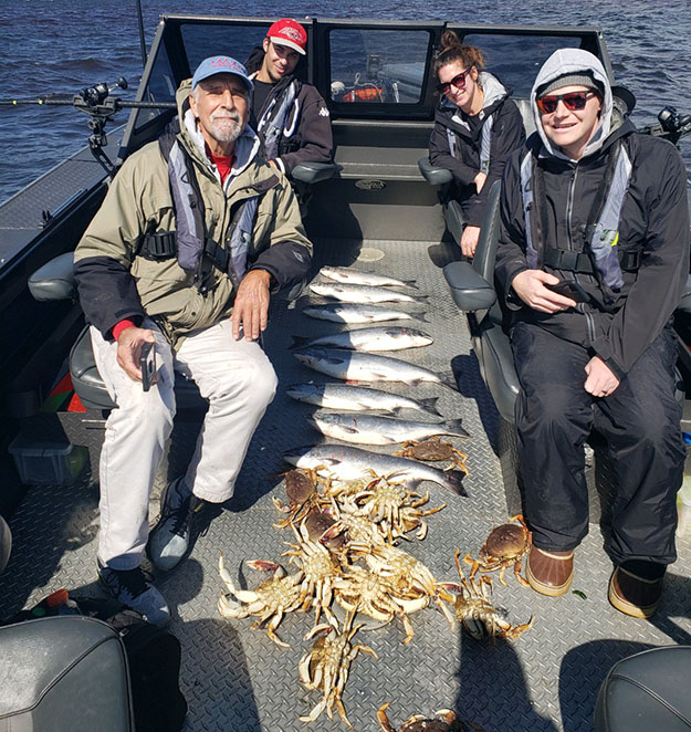 Buoy 10 Dungeness Crab Fishing Charter